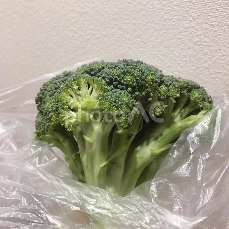 小さめブロッコリー 緑黄色野菜,ブロッコリー,野菜の写真素材