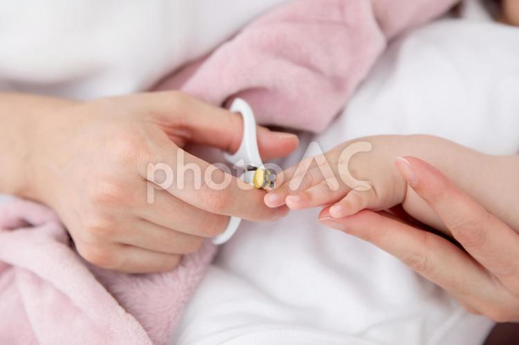 赤ちゃんの爪切り 爪切り,赤ちゃん,ベビーケアの写真素材