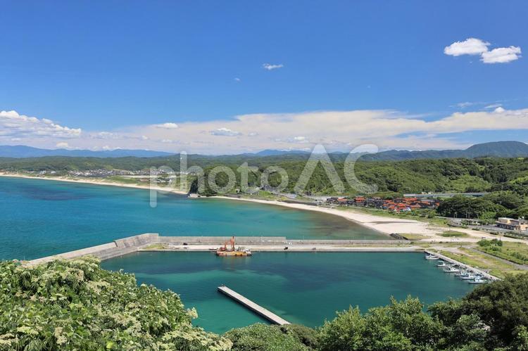 魚見台から望む夏の日本海　１ 海,晴れ,風景の写真素材