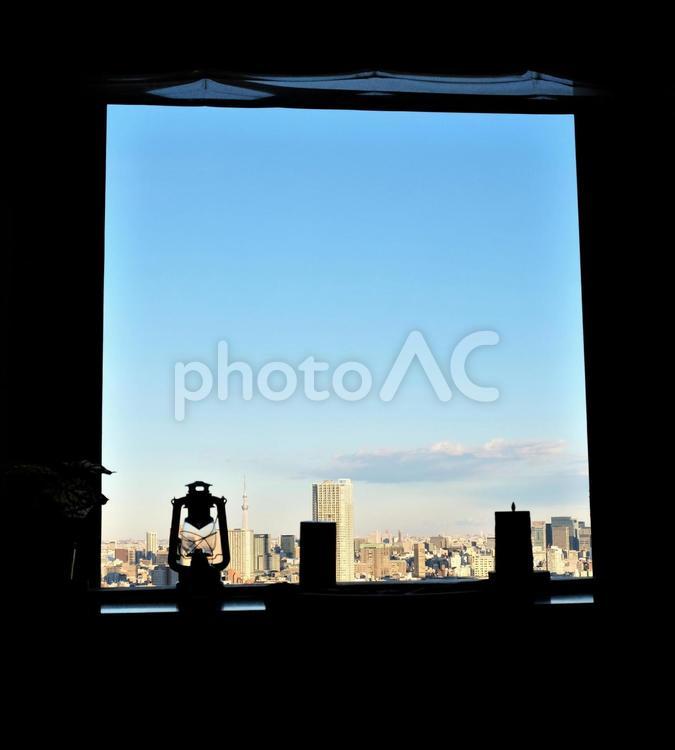 ランプのシルエットと都市風景 高層階,シルエット,ランプの写真素材