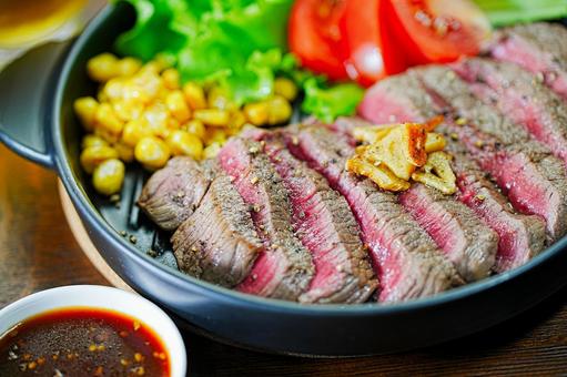 ビーフステーキ ビーフステーキ 食卓,食事,サーロインの写真素材
