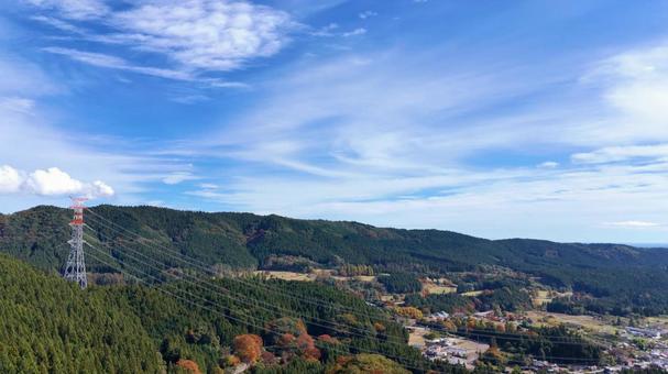 紅葉の山と空　空撮 紅葉,山,赤の写真素材