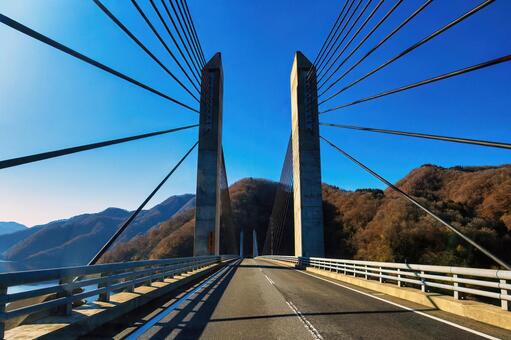 徳之山八徳橋 (岐阜県揖斐川町) 徳山ダム,揖斐川,橋の写真素材