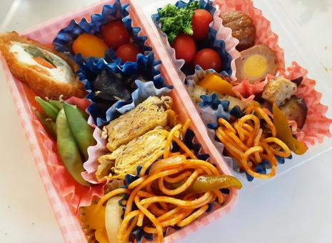 親子弁当 お弁当,昼食,ランチの写真素材