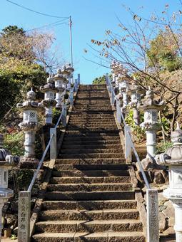 秋の飯山観音・境内の階段・神奈川県厚木市 秋の飯山観音・境内の階段・神奈川県厚木市 秋,あつぎ飯山温泉郷,厚木市の写真素材