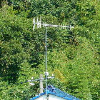 【風景写真】テレビ受信アンテナ 【風景写真】テレビ受信アンテナ アンテナ,uhfアンテナ,テレビの写真素材