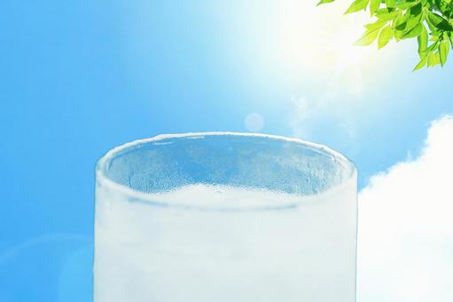 在夏天,你想喝一杯的時刻 在夏天,你想喝一杯的時刻