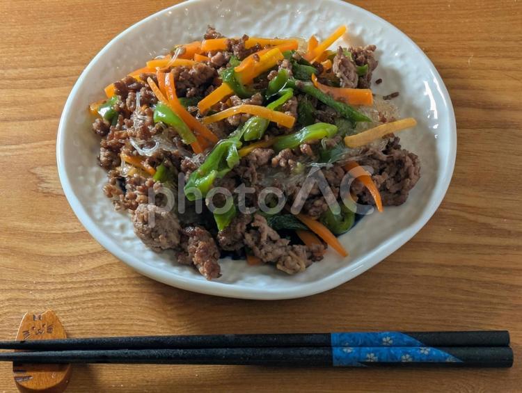 ひき肉と春雨の炒め物 ひき肉と春雨の炒め物,ひき肉,ミンチの写真素材