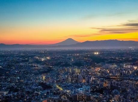 横浜ランドマークタワーから　富士山の夕景 富士山,横浜ランドマークタワー,みなとみらい21の写真素材