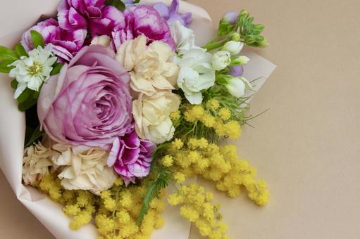 ミモザとバラの花束メッセージカード 花束,ブーケ,ミモザの写真素材