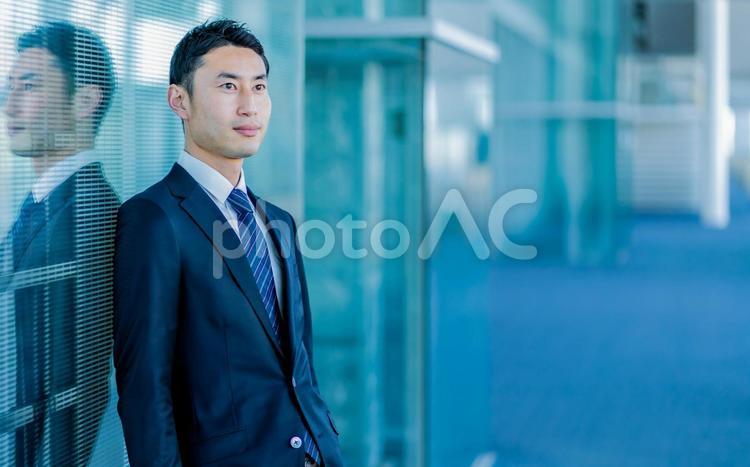 スーツを着た爽やかな日本人男性 営業,男性,実業家の写真素材