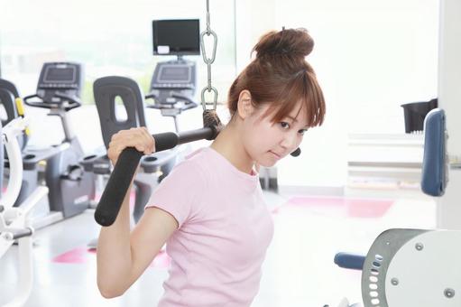フィットネスイメージ フィットネスイメージ ラットプルダウン,エクササイズ,女性の写真素材