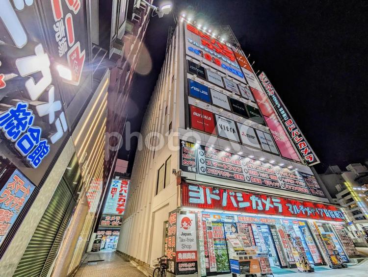 新宿東口の家電量販店 関東,地方,首都圏の写真素材