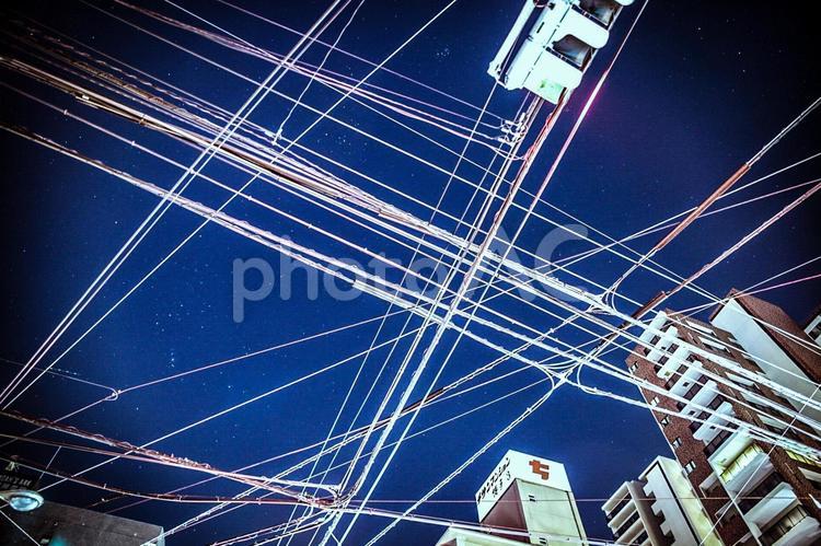 街から見える星 星空,街,街並みの写真素材