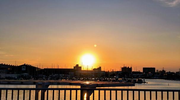 夕暮れの運河 夕暮れの運河の写真