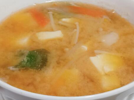 野菜の味噌汁 野菜,味噌汁,豆腐の写真素材