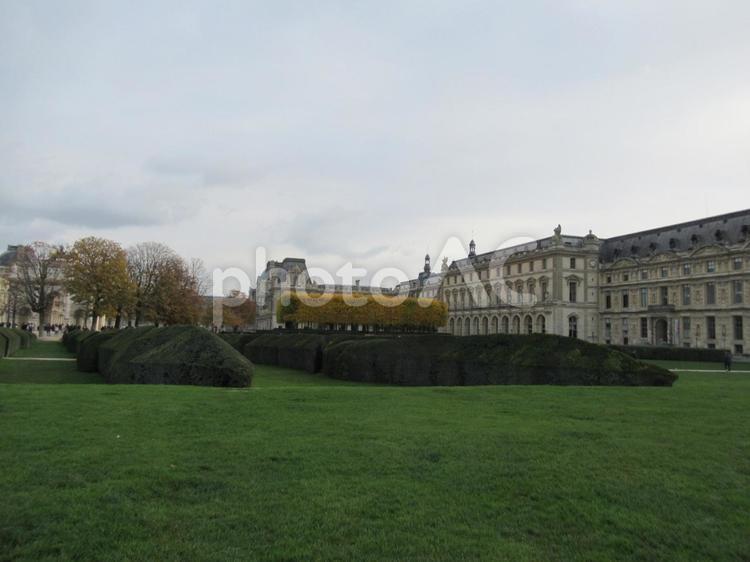 秋のカルーゼル広場（ルーブル美術館）周辺 キャルーゼル庭園,パリ装飾美術館,ポルトの写真素材
