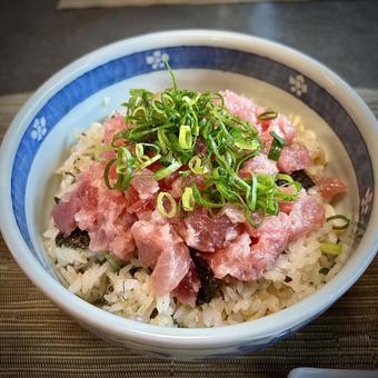 鮪たたき丼 鮪たたき丼 旦那飯,男の料理,手料理の写真素材