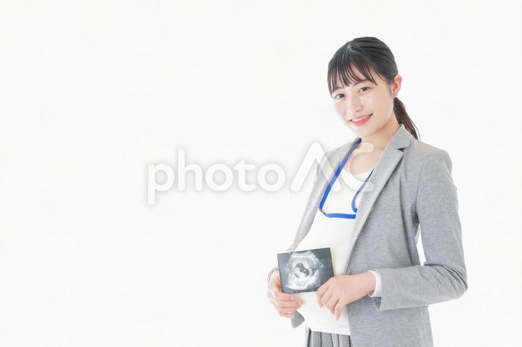 ライフスタイル 通院,白背景,産婦人科の写真素材