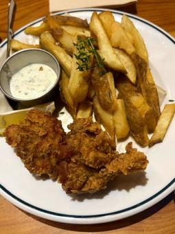 スナックプレート フライドチキン,フライドポテト,チキンの写真素材