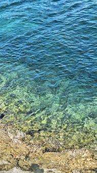 エメラルドグリーンの海 縦 エメラルドグリーンの海 縦 海,沖縄,okinawaの写真素材