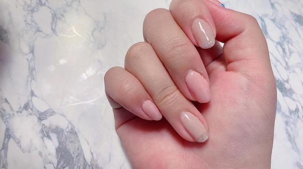 シンプルオフィスネイル ネイル,ジェルネイル,セルフネイルの写真素材