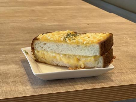 エッグチーズサンド エッグチーズサンド テイクアウト,エッグチーズサンド,トーストサンドの写真素材