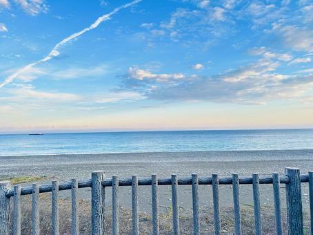 海岸　岸辺　海と空　堤防 海岸,沿岸,海の写真素材