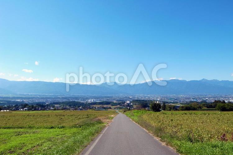 田舎の風景 北アルプス 田舎道,田舎,道の写真素材