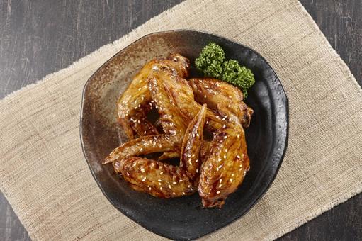 鶏の手羽先から揚げ(真俯瞰) 鶏の手羽先から揚げ(真俯瞰) 鶏の手羽先から揚げ,から揚げ,手羽先の写真素材
