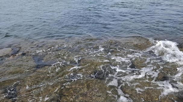 波の下の敷石 波の下の敷石 海,波,敷石の写真素材