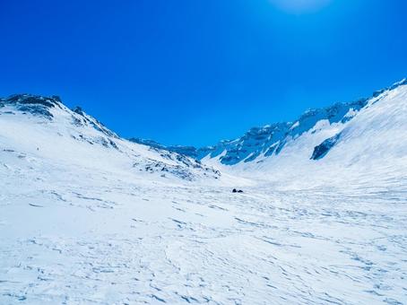 残雪期鳥海山 残雪期鳥海山の写真