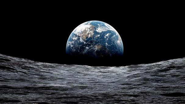 地球の姿を捉えたアースライズの瞬間 地球の姿を捉えたアースライズの瞬間の写真