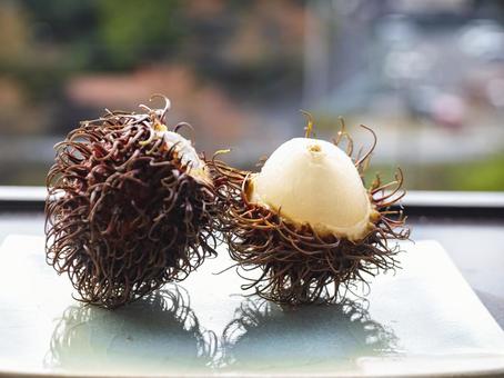 やわらかな光に包まれたランブータン ランブータン,果物,南国の写真素材