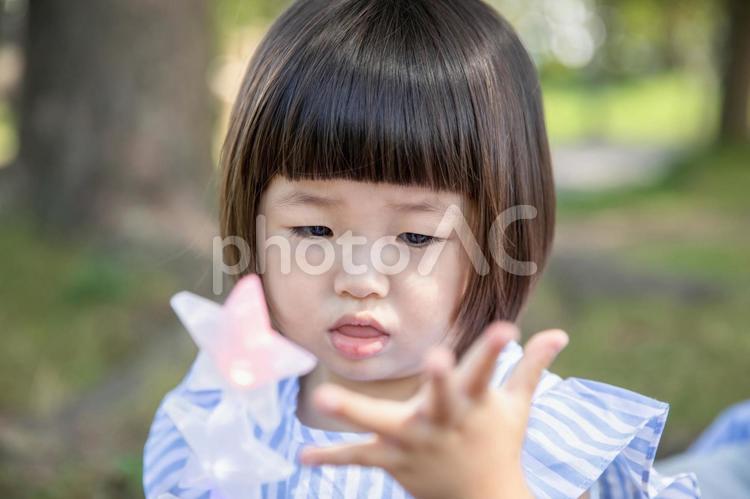 おままごとする女の子 おままごと,おもちゃ,遊ぶの写真素材