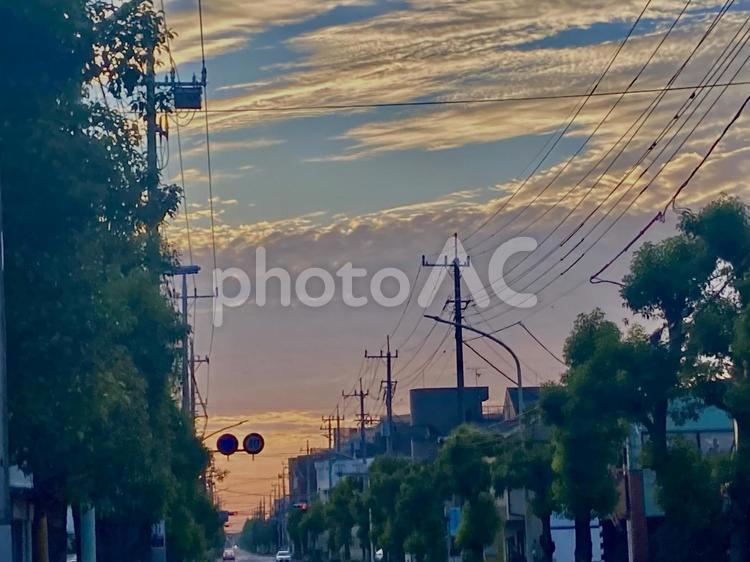 早朝の街　横 早朝,住宅街,街中の写真素材