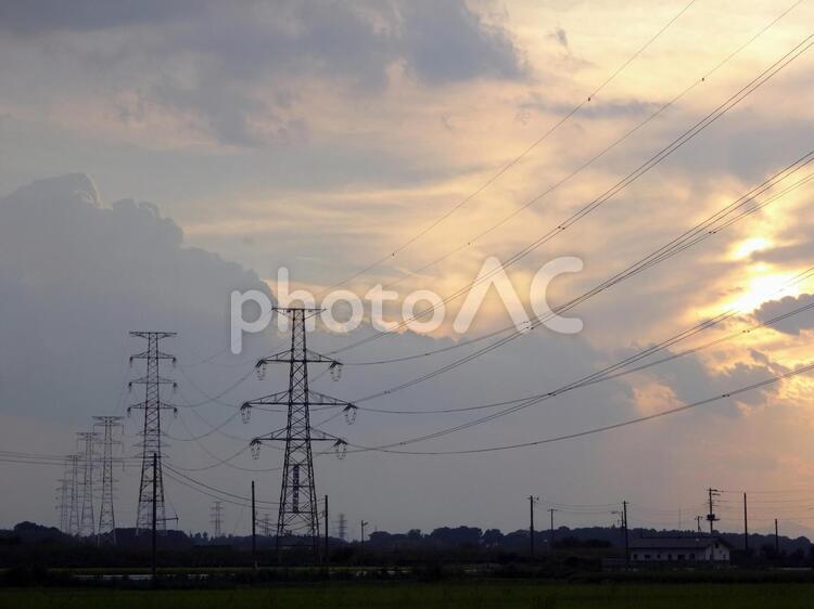 鉄塔がある風景 鉄塔,送電線,電線の写真素材