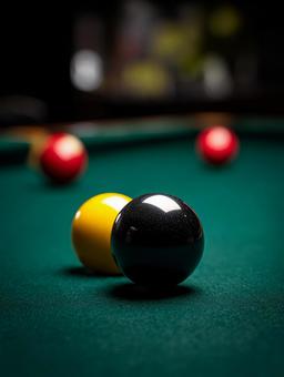 ゲームの始まりを告げるビリヤードのボール ゲームの始まりを告げるビリヤードのボールの写真