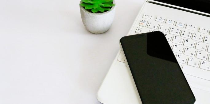 ビジネスアイテム スマホとパソコン 同期 ビジネスアイテム スマホとパソコン 同期の写真