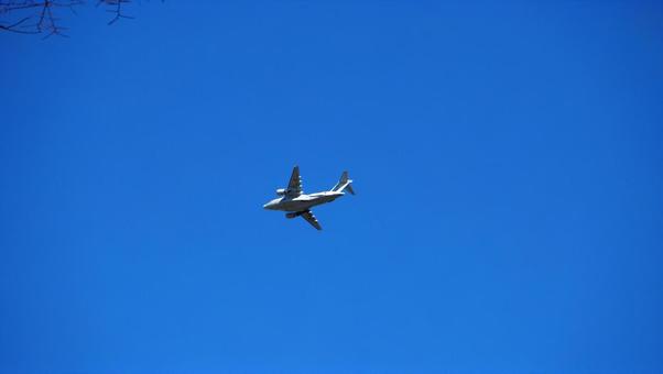 Blue sky, autumn sky, airplane, Sayama city, park Blue sky, autumn sky, airplane, Sayama city, park