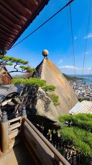 尾道市　千光寺境内の烏帽子岳(玉の岩） 千光寺,烏帽子岩,玉の岩の写真素材