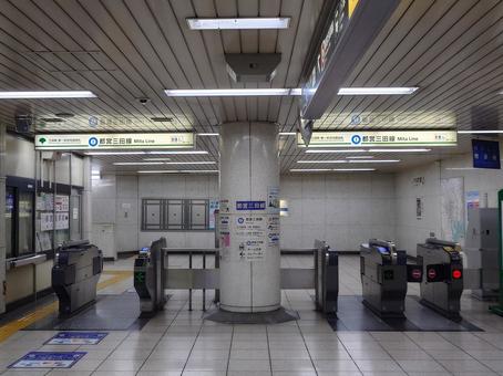 都営地下鉄三田線三田駅改札出入口 都営,地下鉄,三田線の写真素材