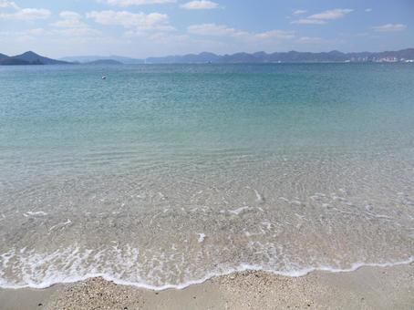 しまなみの海　波打ち際 海,空,自然の写真素材