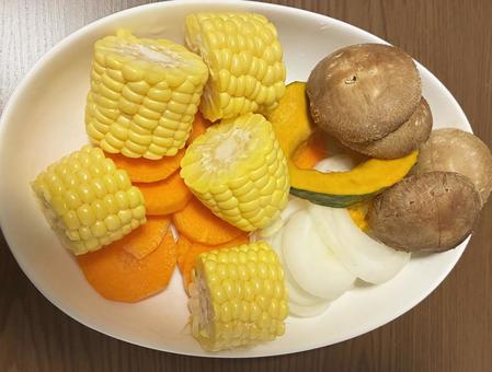 野菜の盛り合わせ 野菜,カット野菜,コーンの写真素材