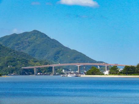 風光明媚な岡山県 児島湾大橋 風光明媚な岡山県 児島湾大橋の写真