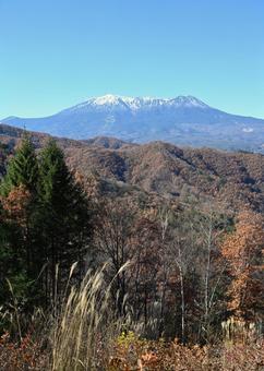 晩秋の御嶽山 御嶽山,雪山,晩秋の写真素材