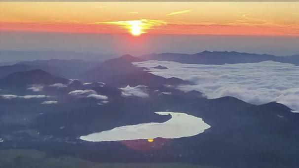 富士山頂 ご来光 富士山頂 ご来光の写真