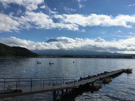 河口湖と桟橋 河口湖と桟橋の写真