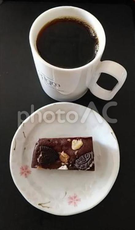 コーヒーと手作りチョコケーキブラウニー コーヒー,手作りチョ,ブラウニーの写真素材