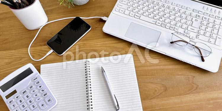 スマホとパソコン　データ移行　同期　転送 ビジネス,同期,転送の写真素材